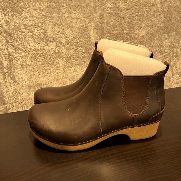 Dansko Shoes - Dansko Becka Clog Bootie Size 40 US 9.5‎ - 10 Brown